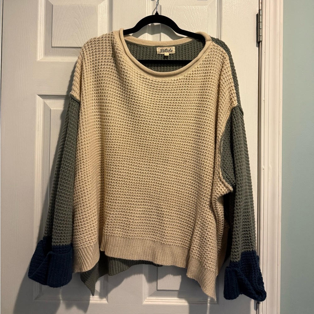 Listicle Oversized Women's Sweater in Cream and Blue